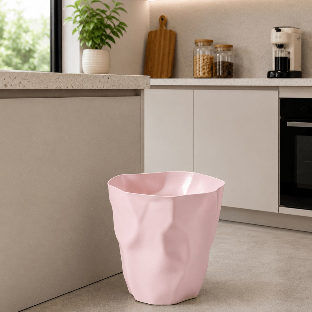 FORMAFLOW – Minimalist trash can with a distinctive silhouette