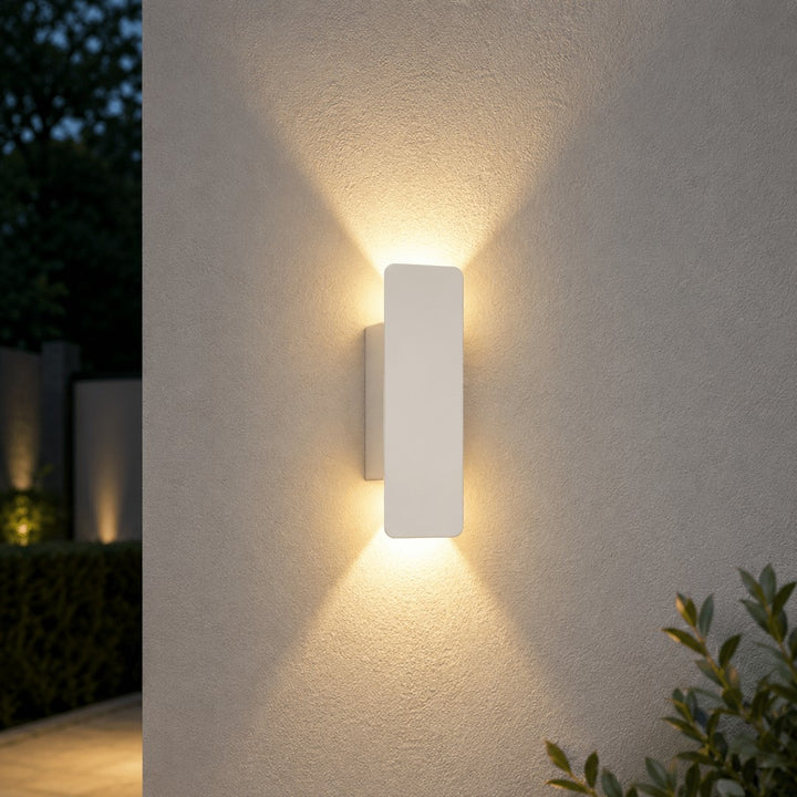 HARMONYLIGHT – Elegant LED Wall Light for Indoor and Outdoor Use