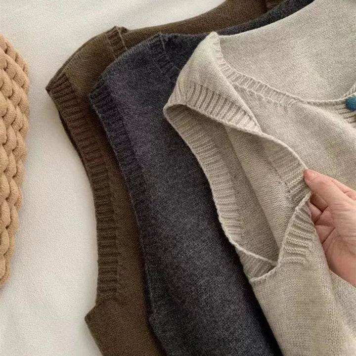 C&M®| COLOR-BUTTON KNIT VEST Carol & Margaret Wilmington