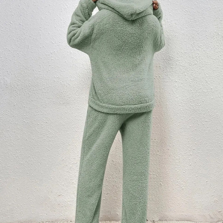 Two-piece hooded teddy fleece set, close-up of fabric texture